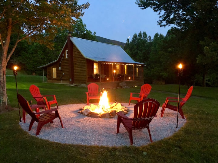 Beautiful Cabin with Mountain Views on 34 acres Cabins for Rent in