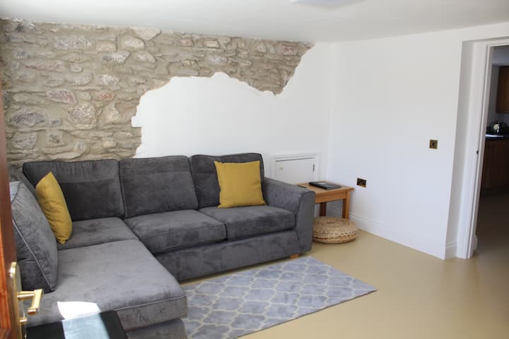 The Gann-slate Mill Lodge 1night Stay Available - Pembrokeshire