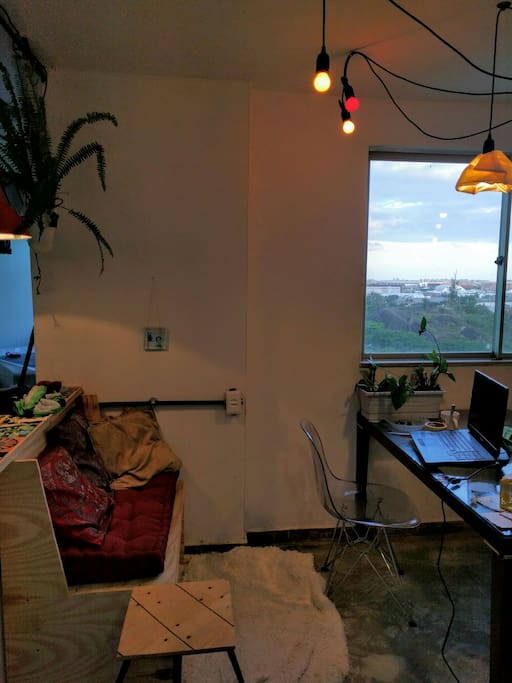 Apartamento iluminado com linda vista para o Parque Olimpico.
Very bright apartment with beautiful view of Barra Olympic Park.