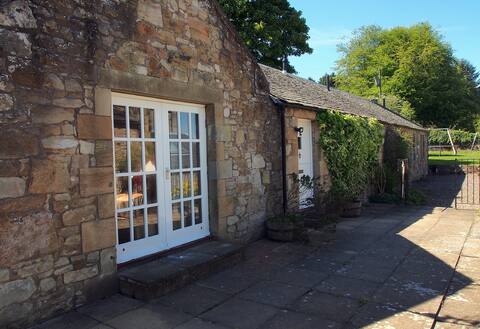 Warm and comfortable country cottage