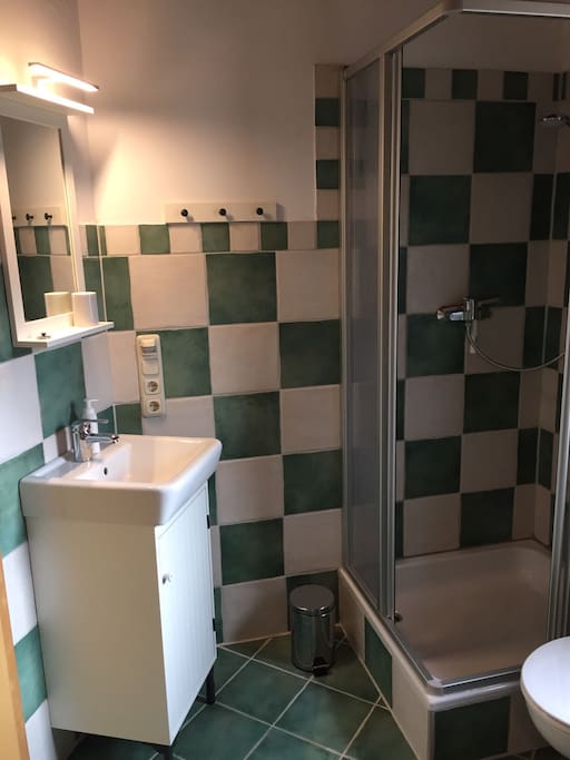 Badezimmer mit Dusche...