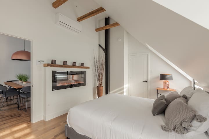 PENTHOUSE- OLD QUEBEC Lofts Ste-Anne (6 people)