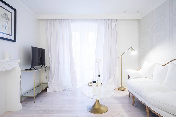 ♡ Brand New⎮ Beachfront ⎮3 min Old Town Anvers ♡ gallery image 3