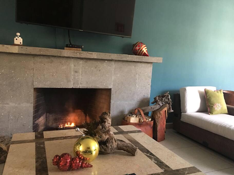 CHIMENEA EN LOBBY