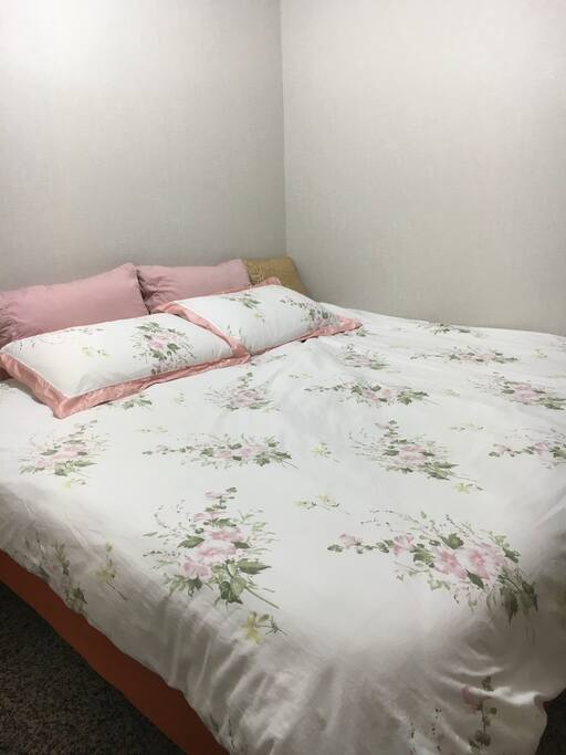 雙人床 Double Bed