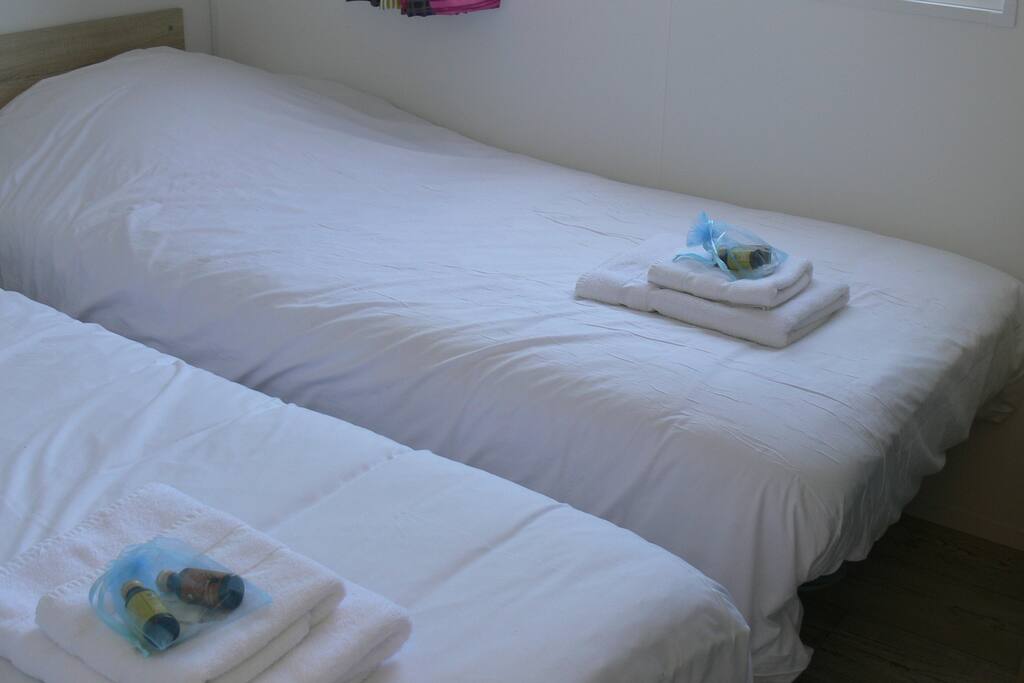 MH 4 pers chambre enfant camping Entre Pierres et Mer