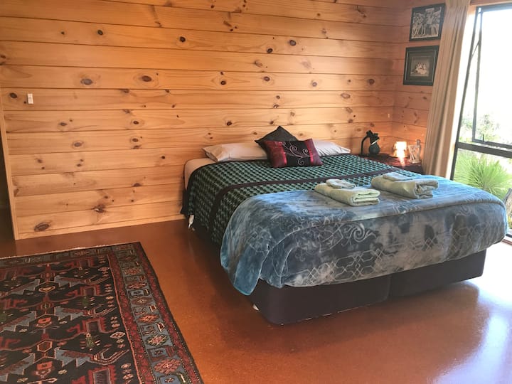 Master bedroom, Comfortable King size bed/ with Electric Blankets for Winter, Large Spacious bedroom 