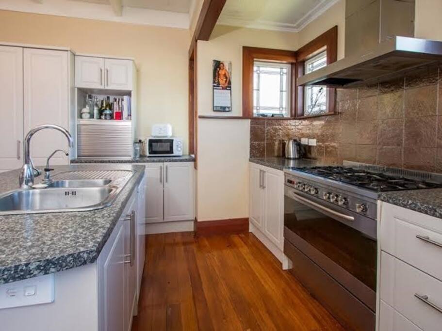 Full kitchen