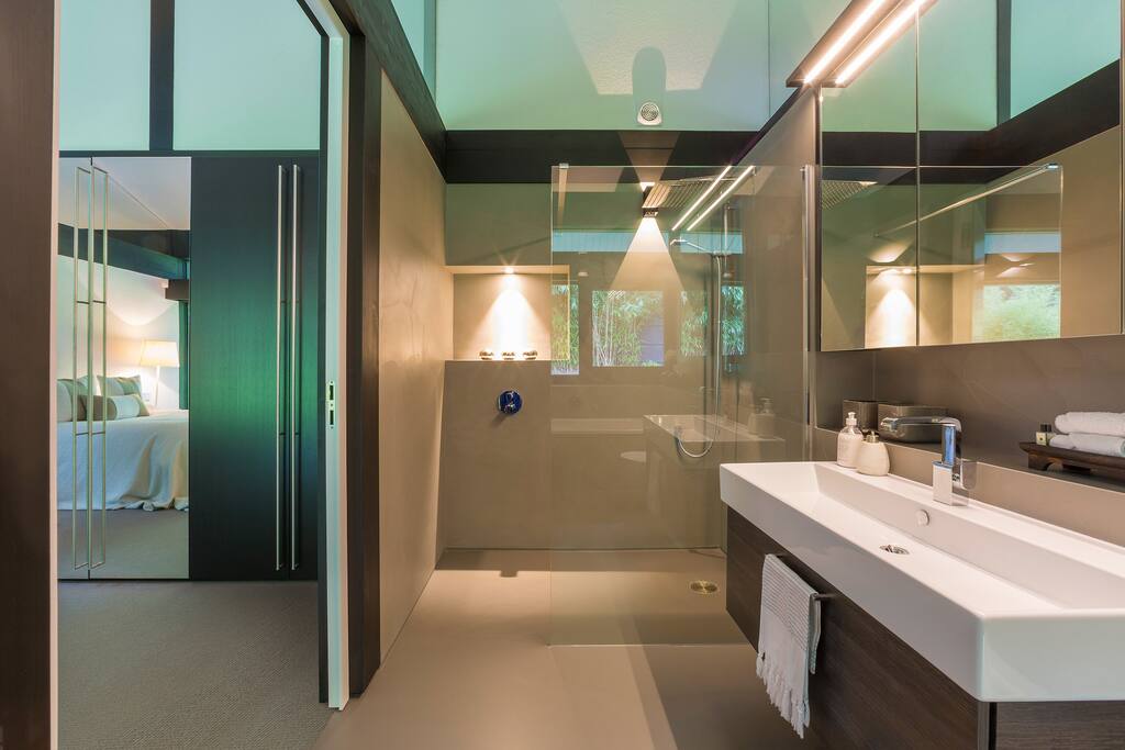 Ensuite master bedroom