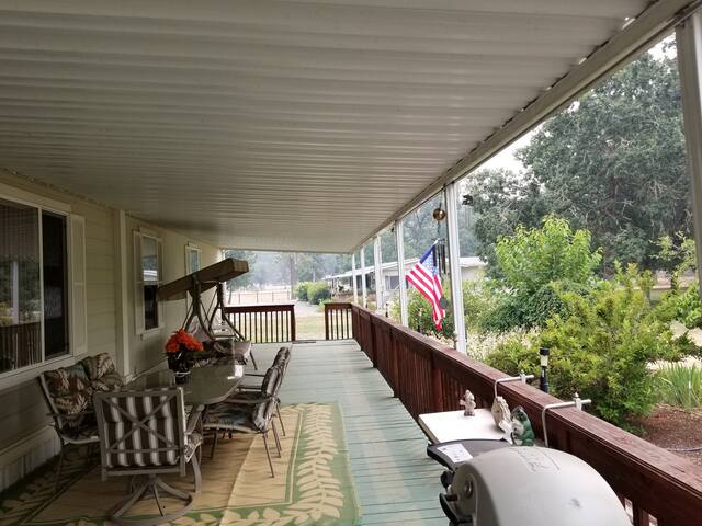 Welcome to the Gateway of the Rogue River!