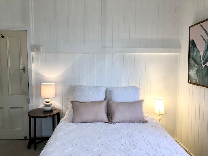 TOP LEVEL - THIRD BEDROOM