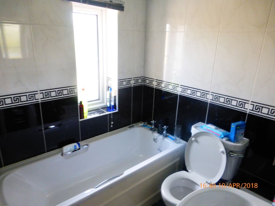 yes we have a bathroom.