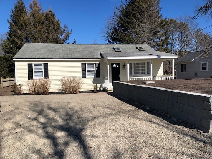 South Yarmouth - 3 Br Entire Home - Walk To Beach - Dennis, MA