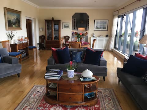 Penthouse Sleeps 6 Spectacular Views of Dublin Bay