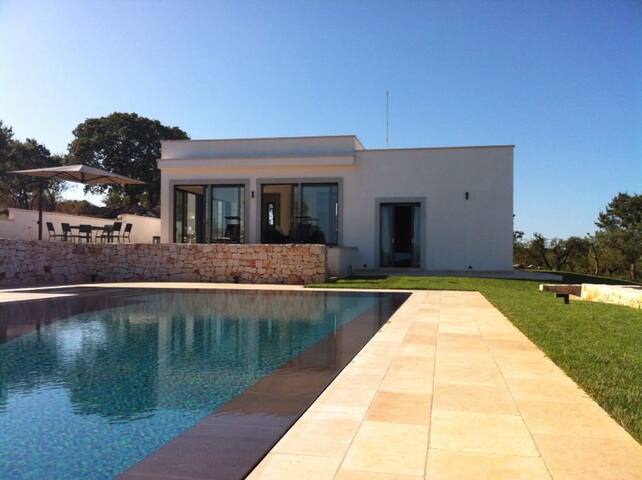 Stunning property with panoramic view gallery image 3