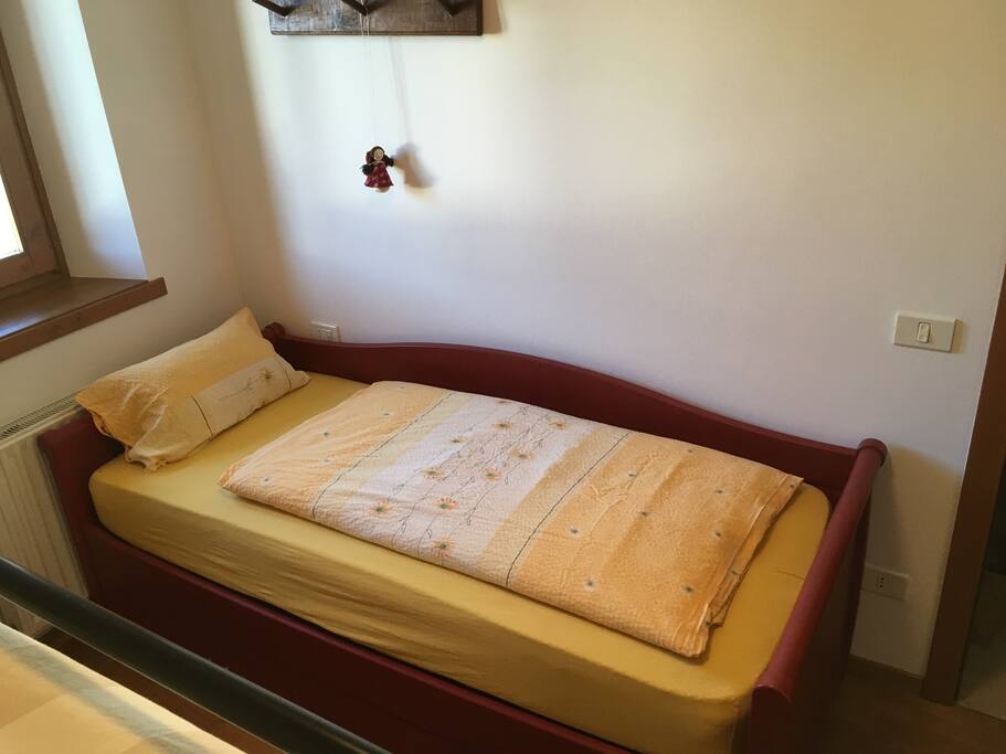 letto singolo della seconda camera