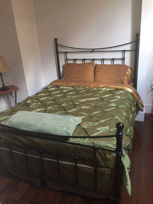 Queen sized bed.