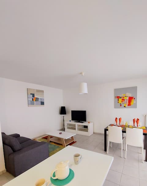 Top Airbnb: T2 50 m2 cozy, parking – center – near train station in Chambéry