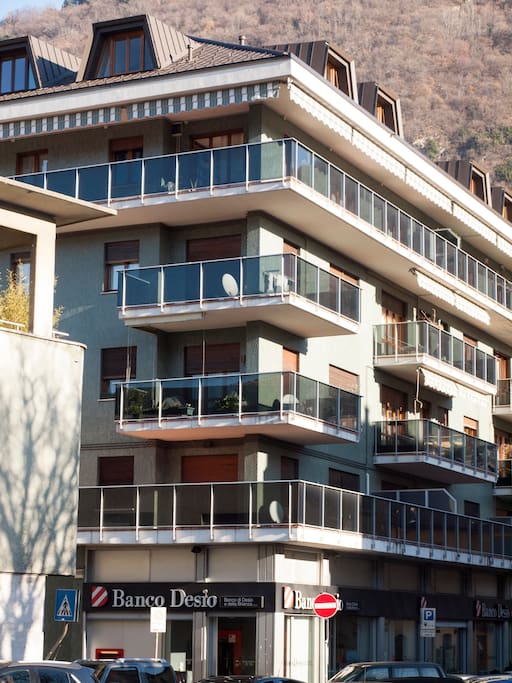 Un'altra immagine del condominio di via Maurizio Monti 1 a Como