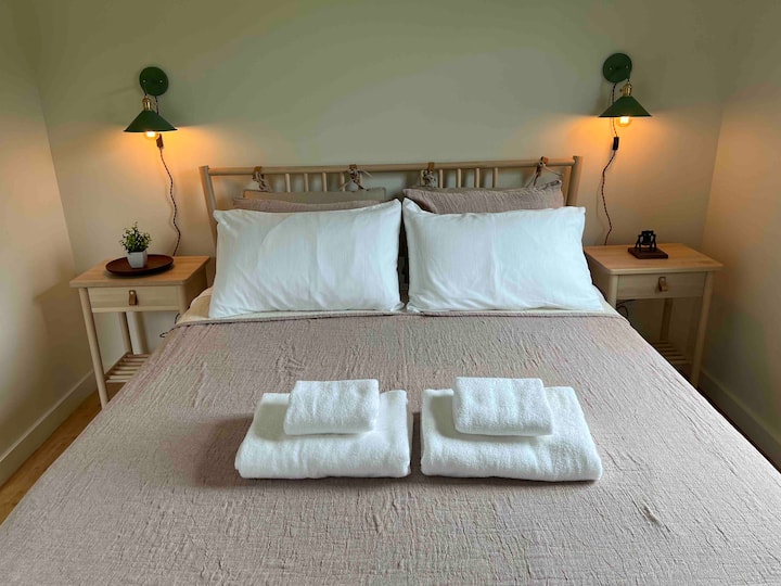 غرفة النوم الثانية/سرير الملكة