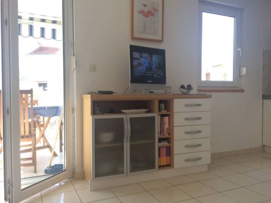 Kitchen / Living room / LCD TV
