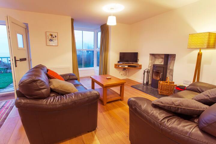 Stunning Sea Views, Light, Airy And Spacious. - Coverack
