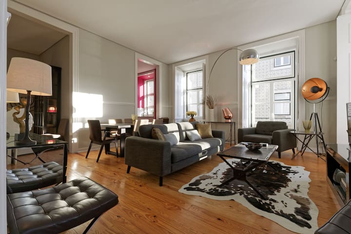 Luxury apartment, excellent location!