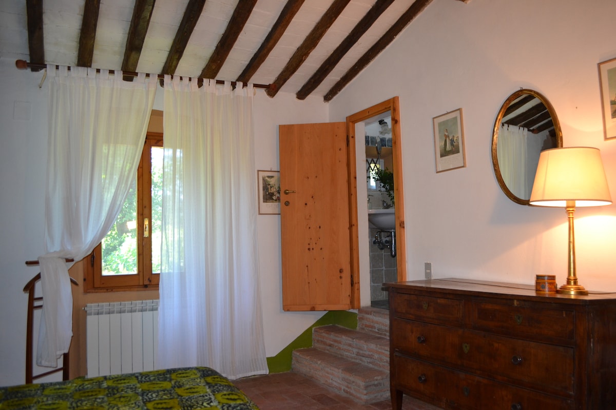 غرفة النوم 1: باب الحمام