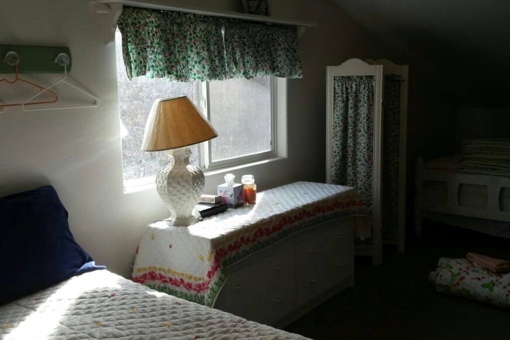 Dorm style bedroom, plenty of room.