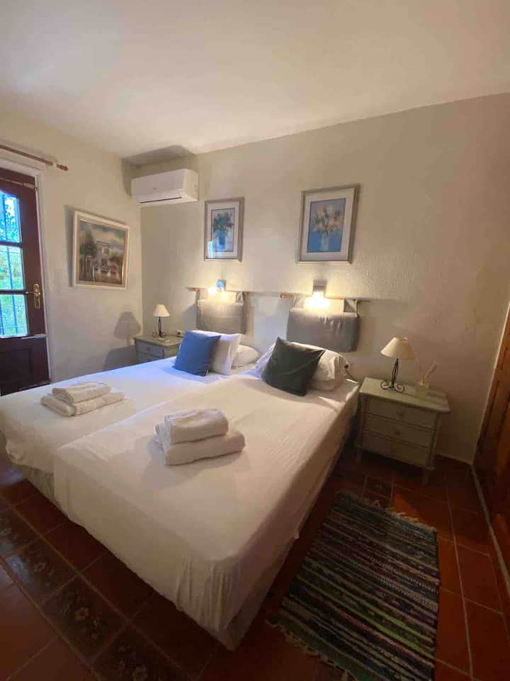 ห้องนอนที่สอง (Second Bedroom)