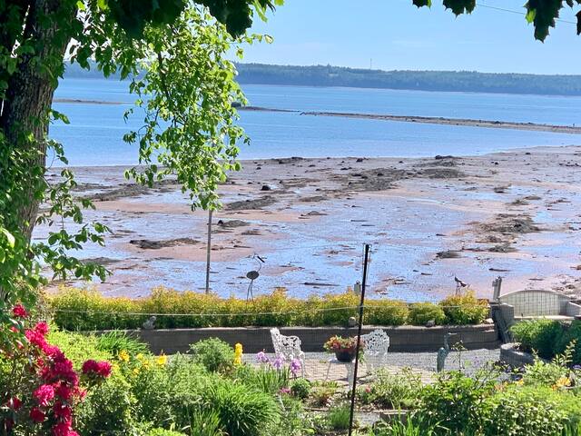 44onWater Seaside Retreat gallery image 3