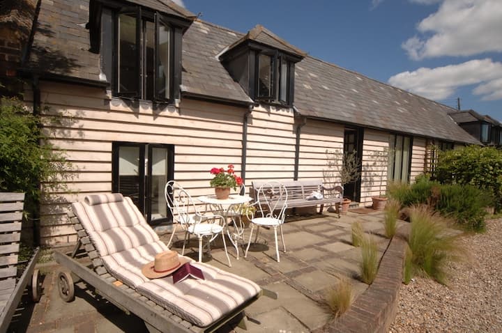 Retreat Cottage With Spa Facilities & Treatments - Kent