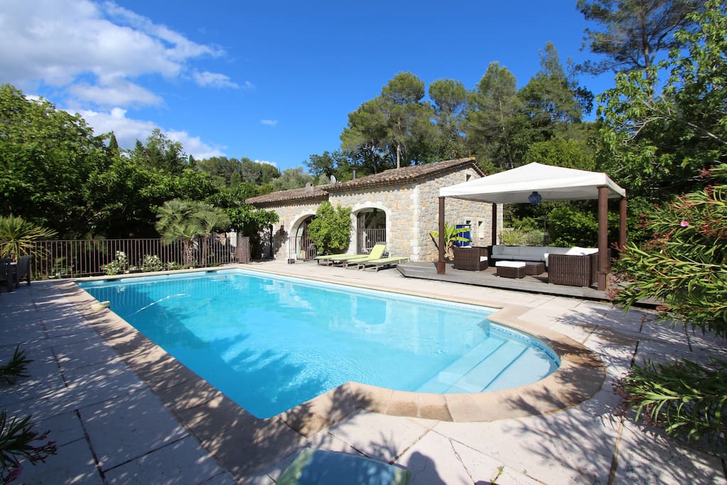 swimming pool area