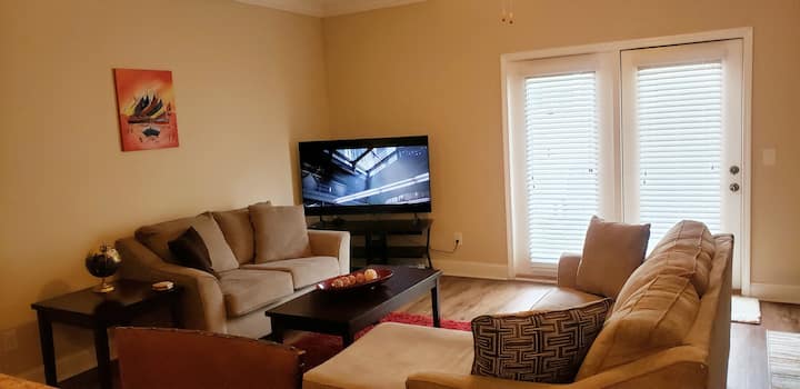 Modern, Comfortable, Spacious And Convenient - Savannah, GA