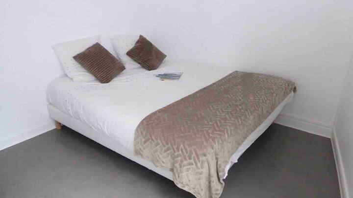 Ghorofa ya 1 ya T2, Chumba cha kulala chenye kitanda mara mbili 160