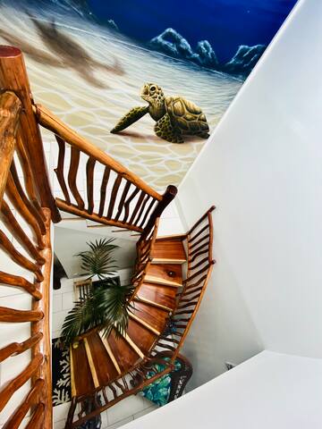 100 Feet From Your Bed to the Ocean! Kona is OPEN gallery image 4