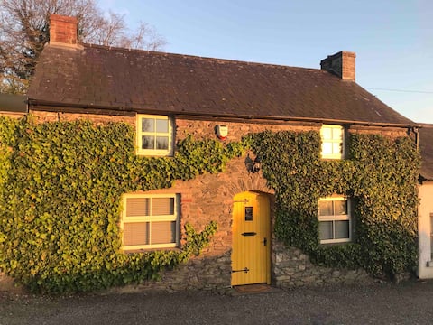 Charming 200-year-old Stone Cottage