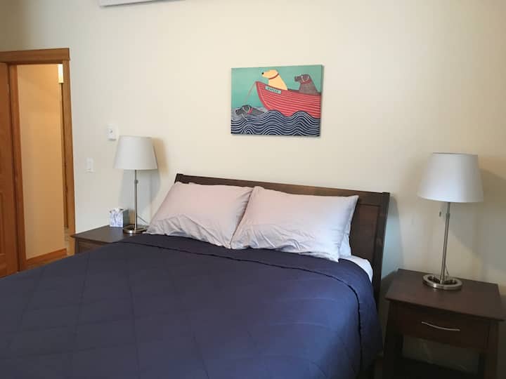 下层标准双人床卧室