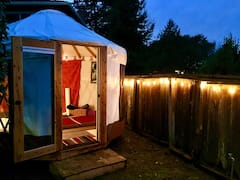 Yurt+Glamping+near+Tilden+Park+%28women+only%29