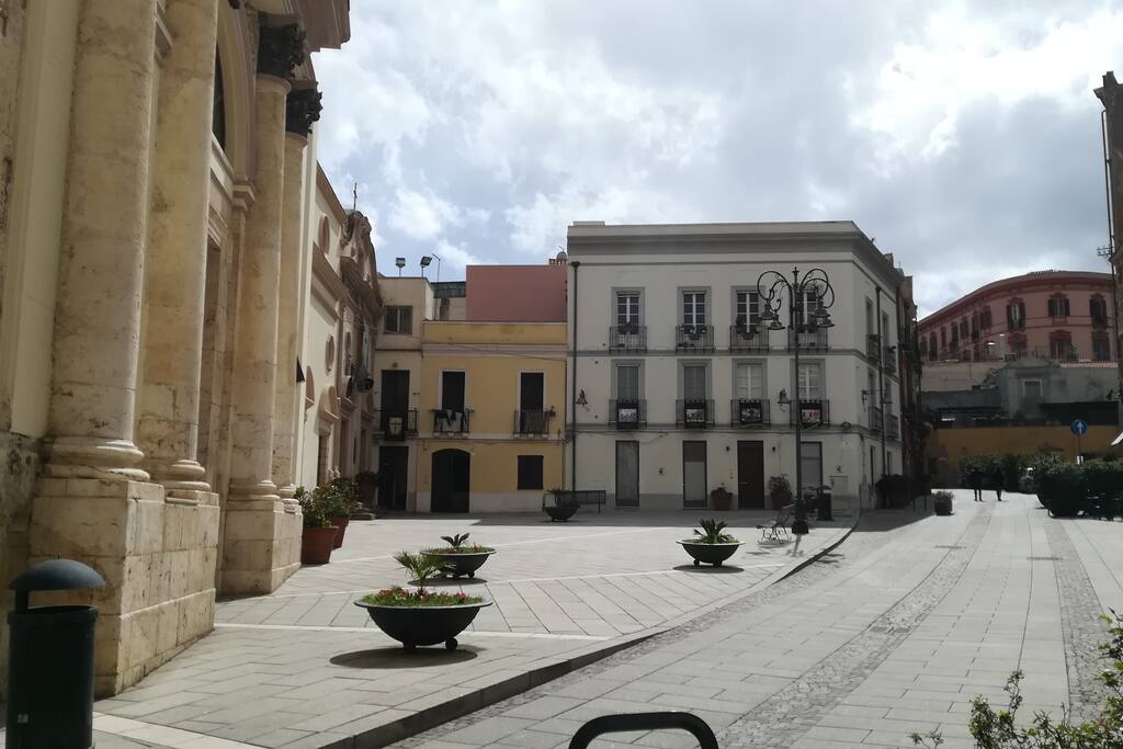 Piazza San Giacomo (a 150 m)