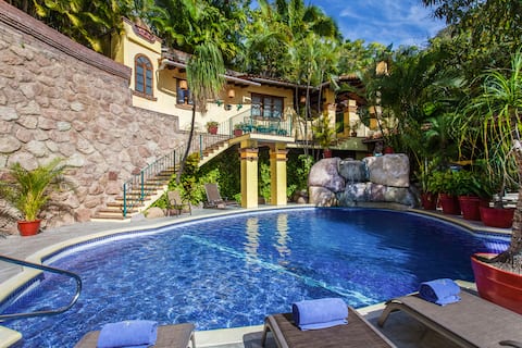 Exceptional Villa⭐️ Pool, Beach & Private Staff