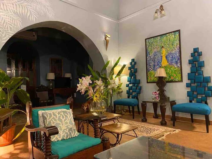 Living room image 4