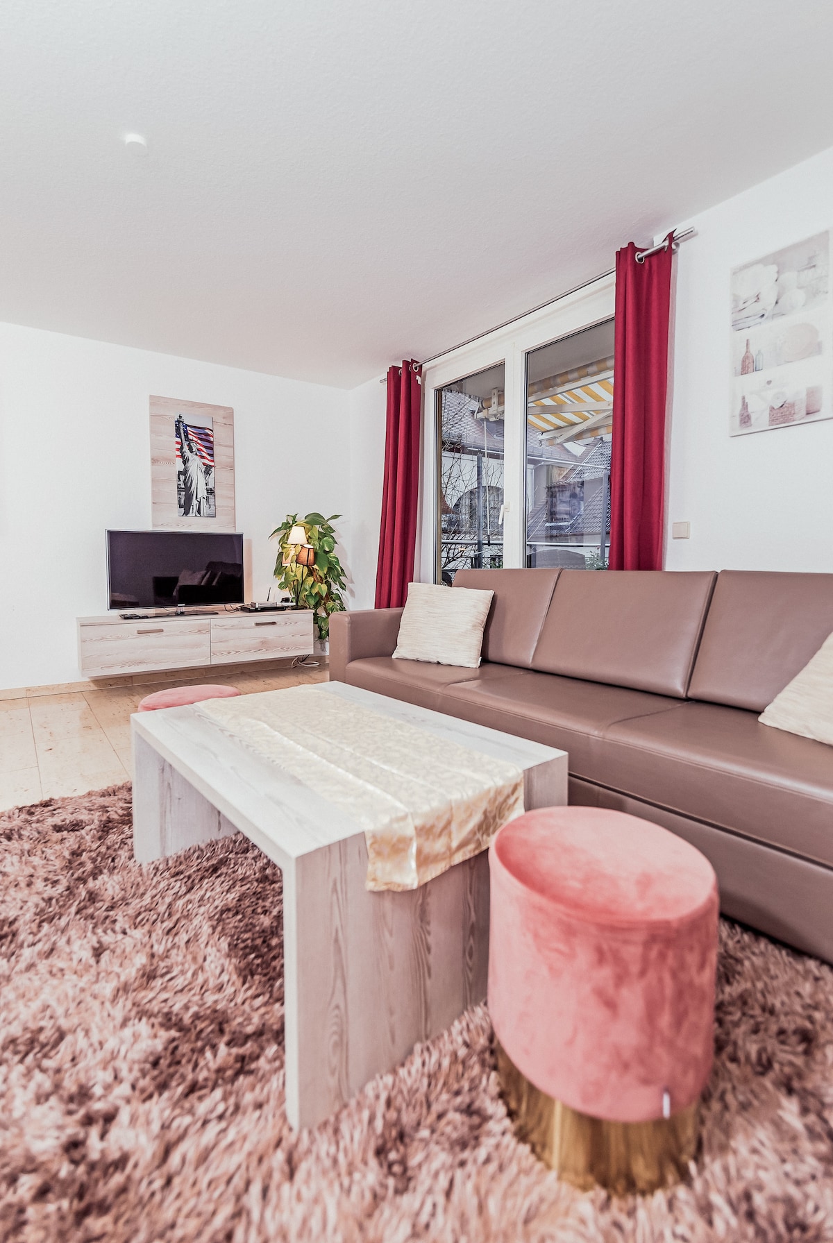 Top Airbnb: Stylish appartement with huge patio on 2nd floor in Heidelberg