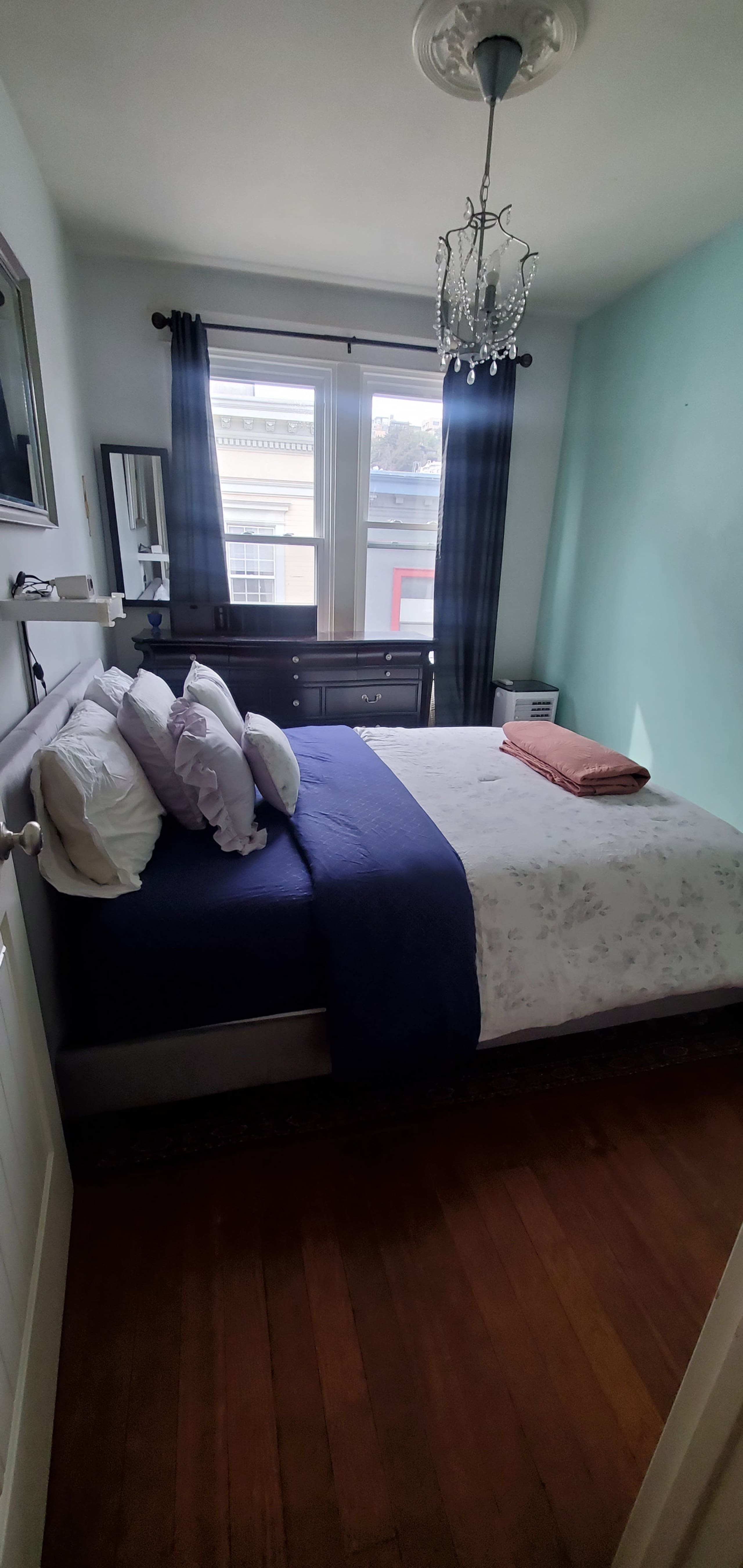 Beautiful Nob Hill Apartment with Perfect Location - Image 27