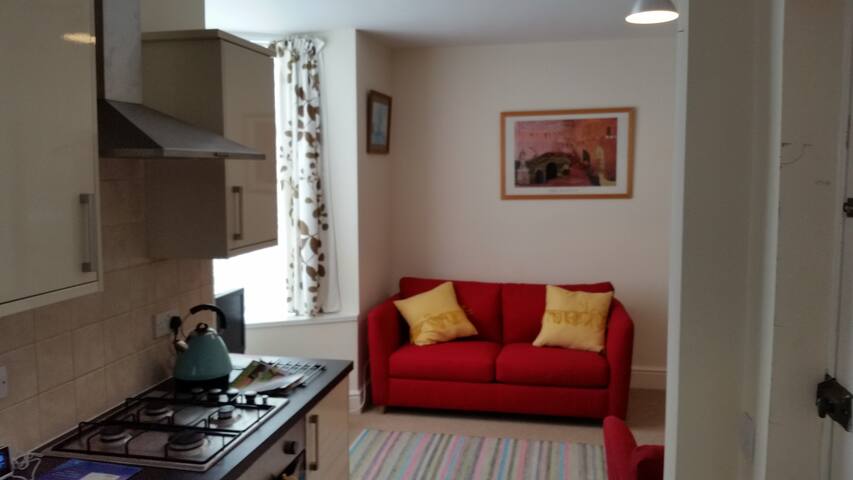 One bed flat in Greystones S11, sleeps 2+2