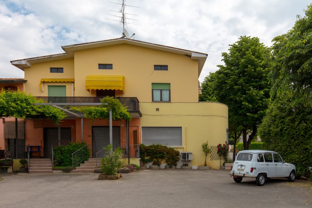 parcheggio-parking lot