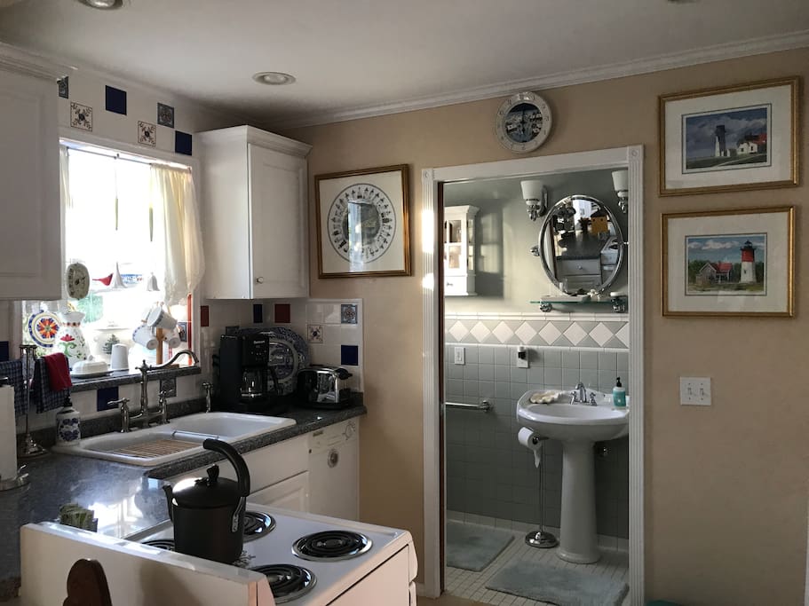 Full kitchen & attached bathroom.