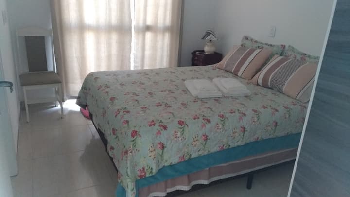 Chambre avec salle de bains privative 1.