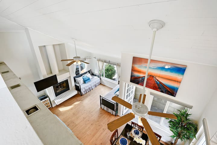 MB HUGE HOUSE! Guesthouse, & Garage