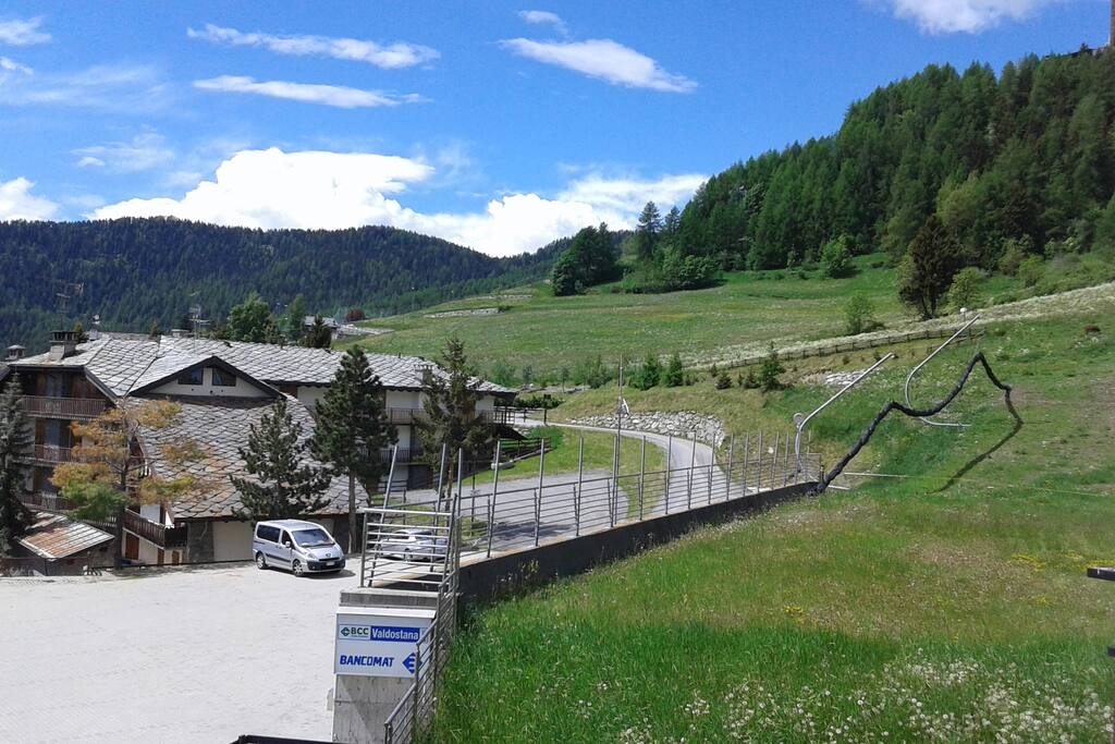 vista dal terrazzo-impianti sciistici